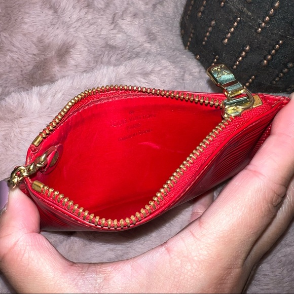 SOLD Louis Vuitton Key Cles Epi Red - Picture 3 of 9